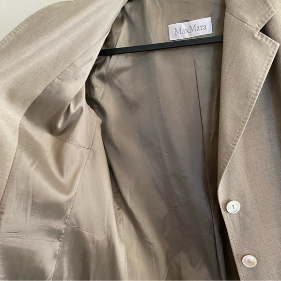 MaxMara beige Virgin Wool 2 button blazer - Picture 5 of 15